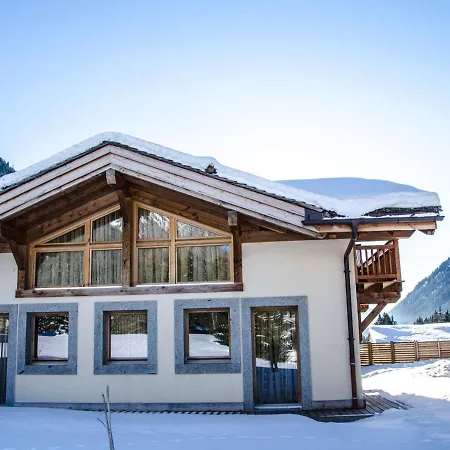 Chalet Superbe 4 Etoiles Avec Sauna Et Garage Proche Des Pistes - Fr-1-343-184 *
